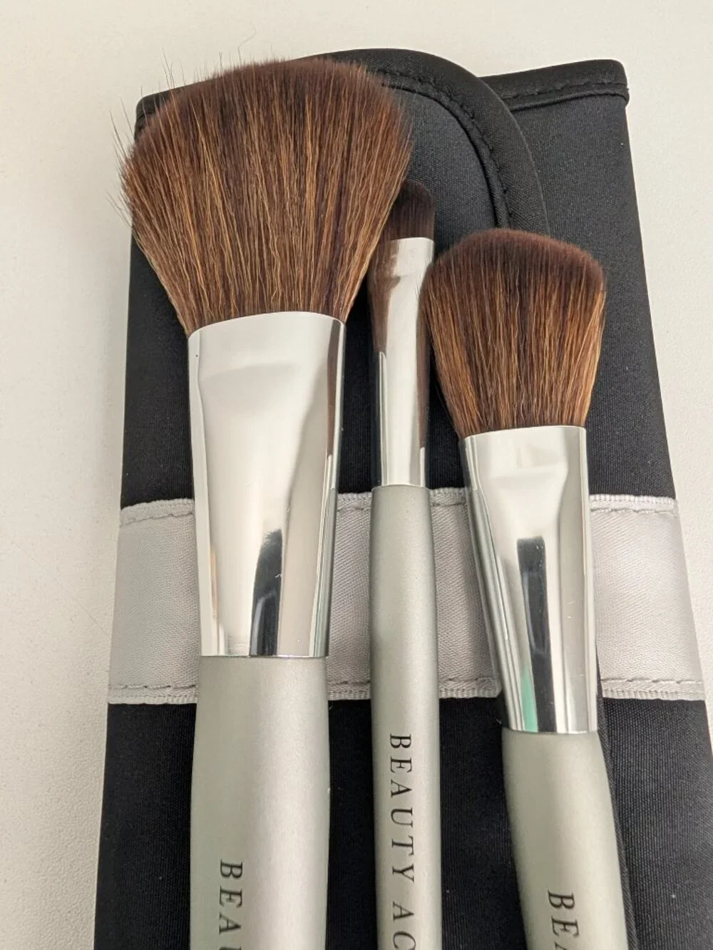 Beauty Accents Brush Set with Travel Wrap Eyeshadow Blush Powder Brush New